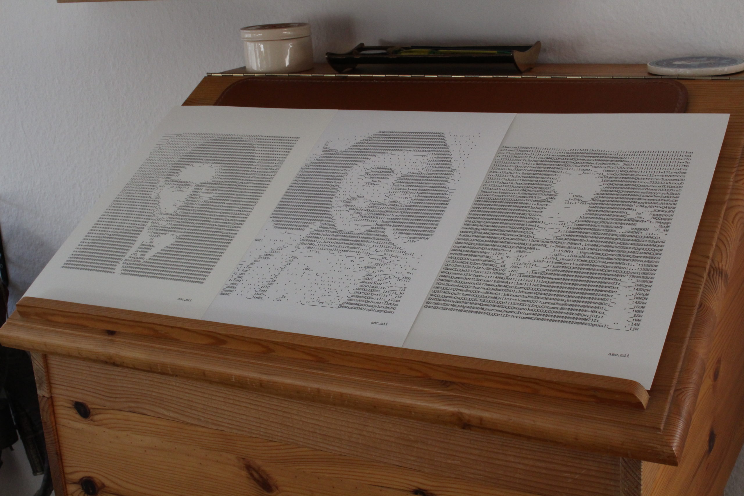 ASCII Art Schreibmaschinenkunst Porträt Berühmtheiten bekannte Gesichter Celebrities Franz Kafka Anne Frank Hannah Arendt